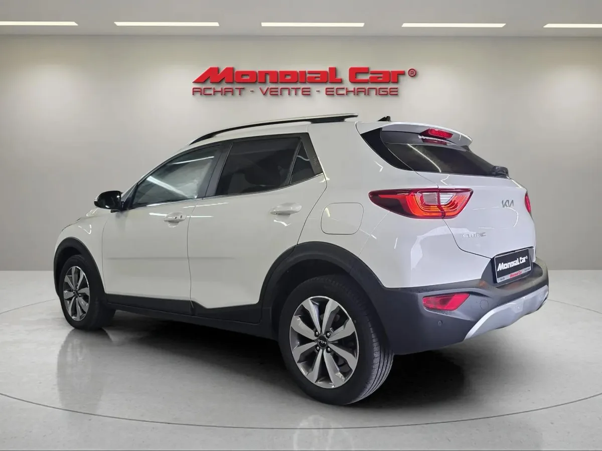 Kia Stonic 2023 — photo 3