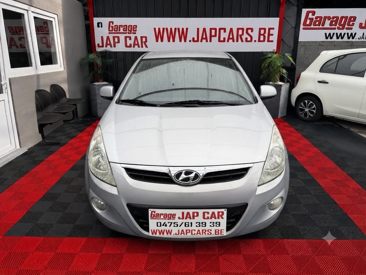 Hyundai i20 2009 — photo 1