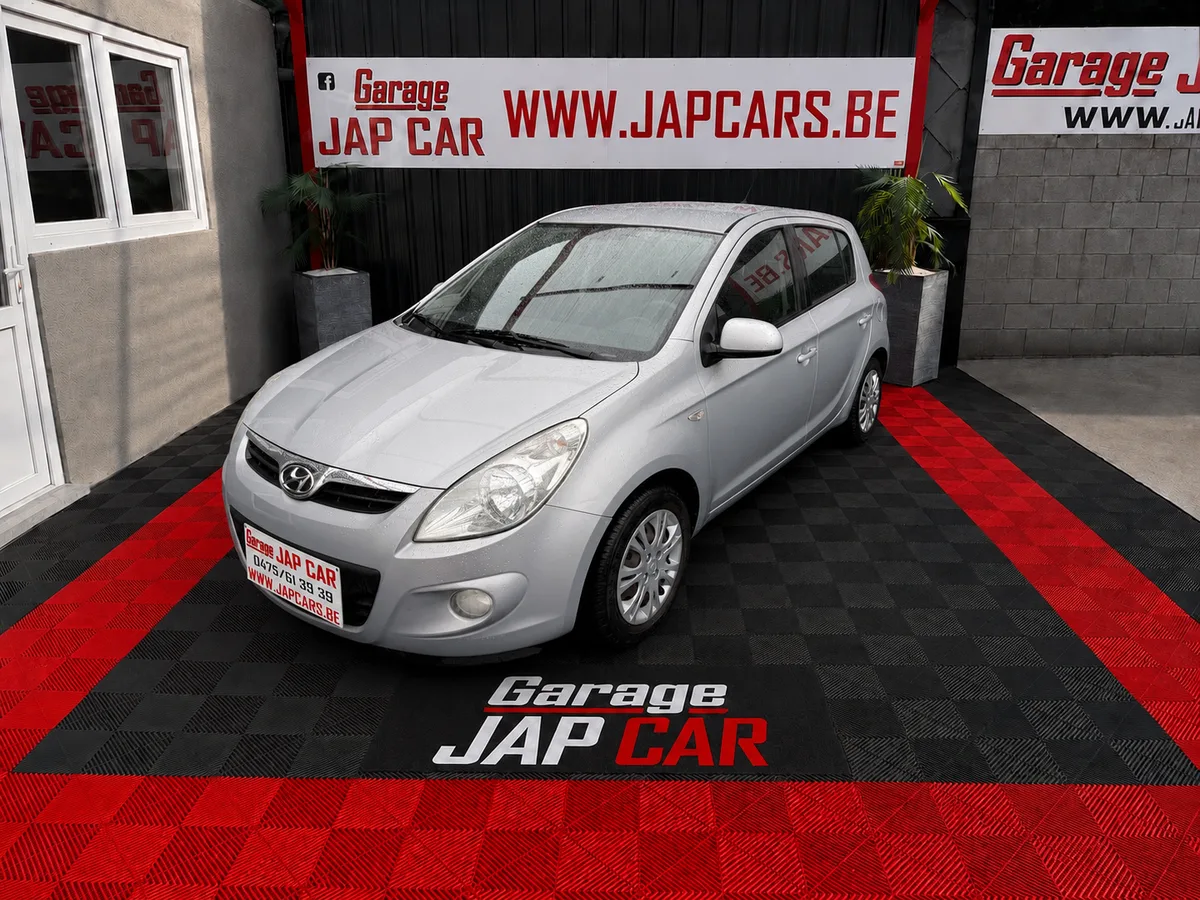 Hyundai i20 2009 — photo 2