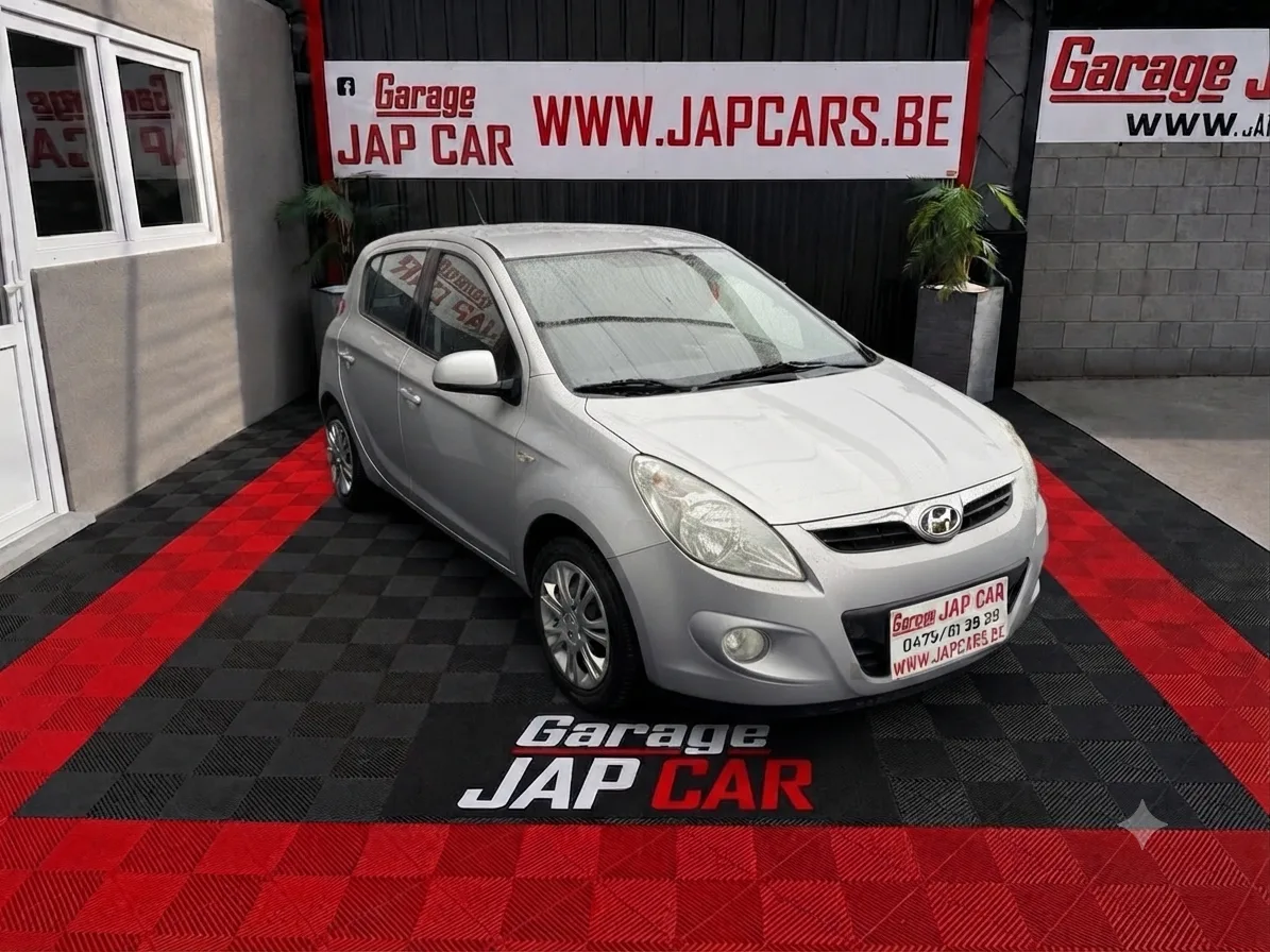 Hyundai i20 2009 — photo 3