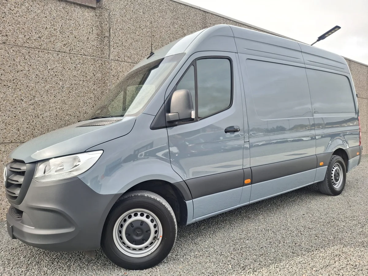 Mercedes-Benz Sprinter Fourgon 2025 — photo 2