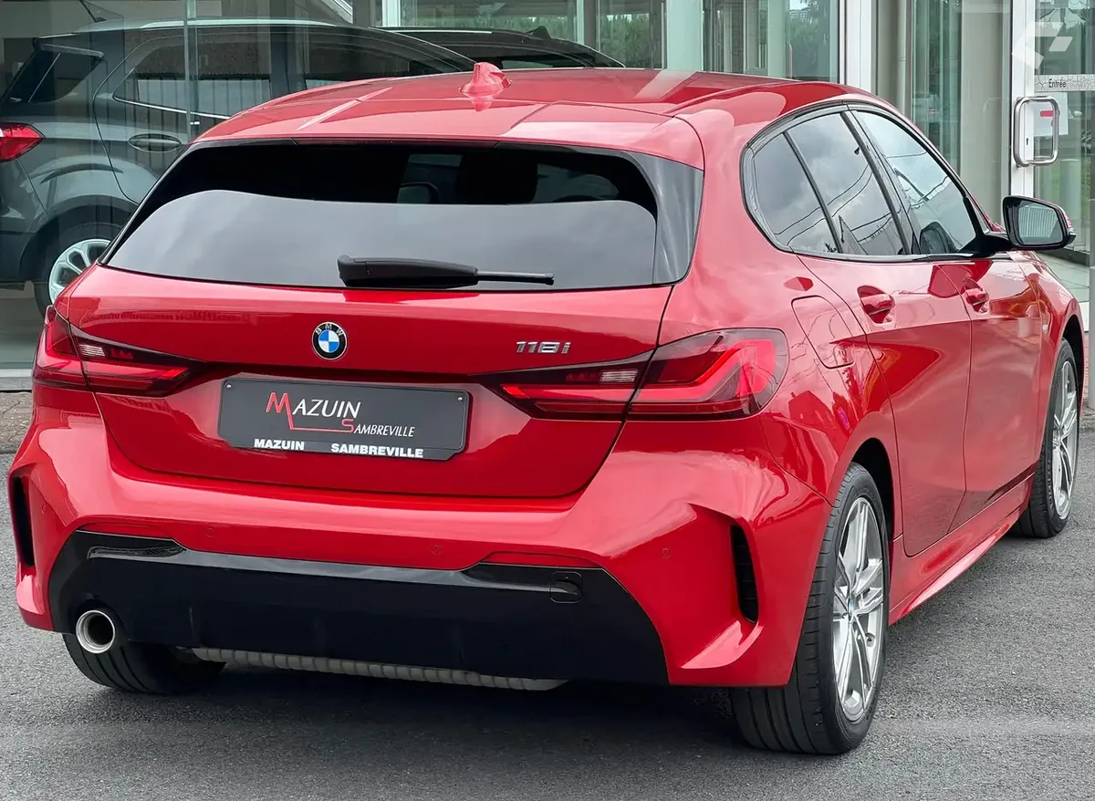 BMW 118i 2020 — photo 2