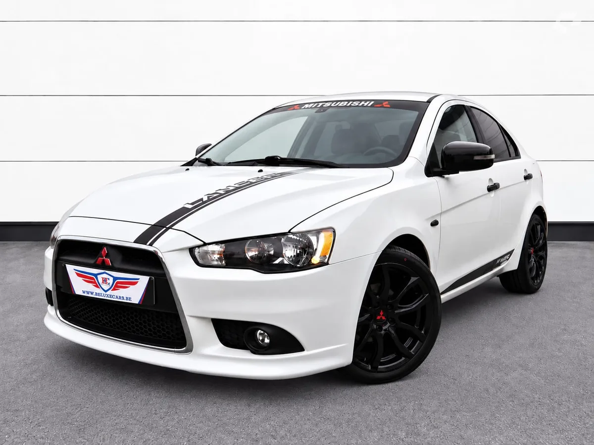Mitsubishi Lancer 2016 — photo 1