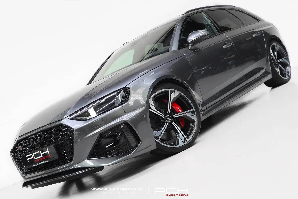 Audi RS4 2022 — photo 1
