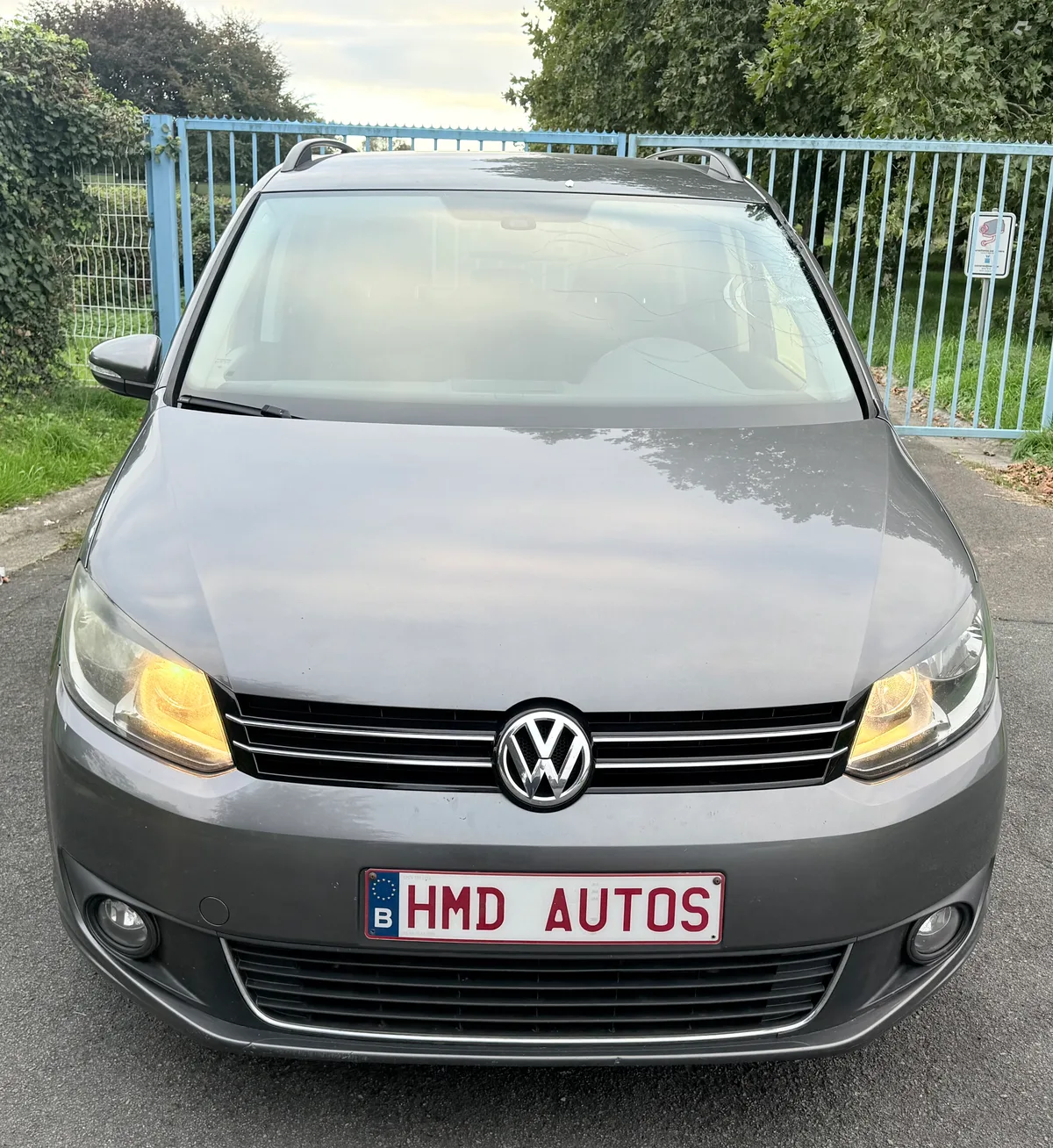 Volkswagen Touran 2010 — photo 2