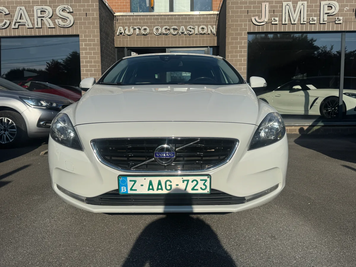 Volvo V40 2012 — photo 2
