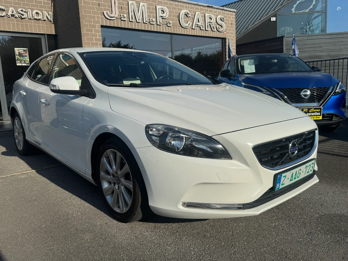 Volvo V40 2012 — photo 3