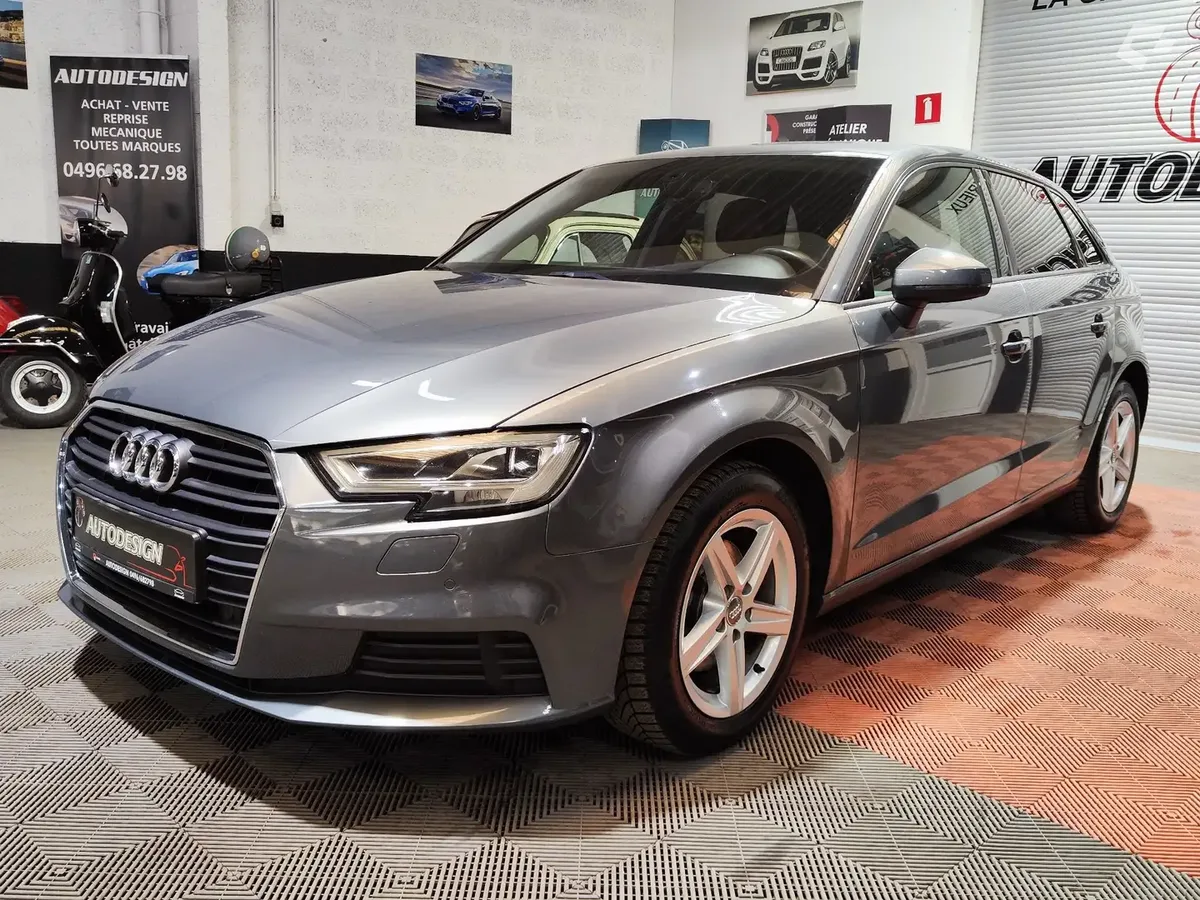 Audi A3 2019 — photo 2