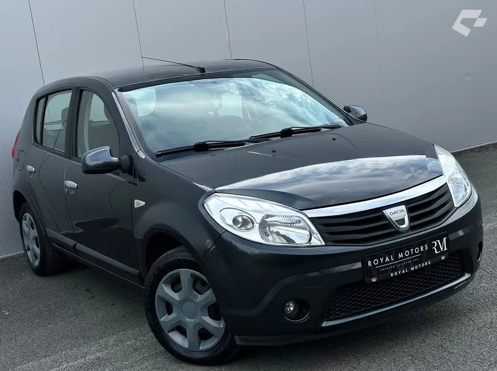 Dacia Sandero 2011 — photo 2
