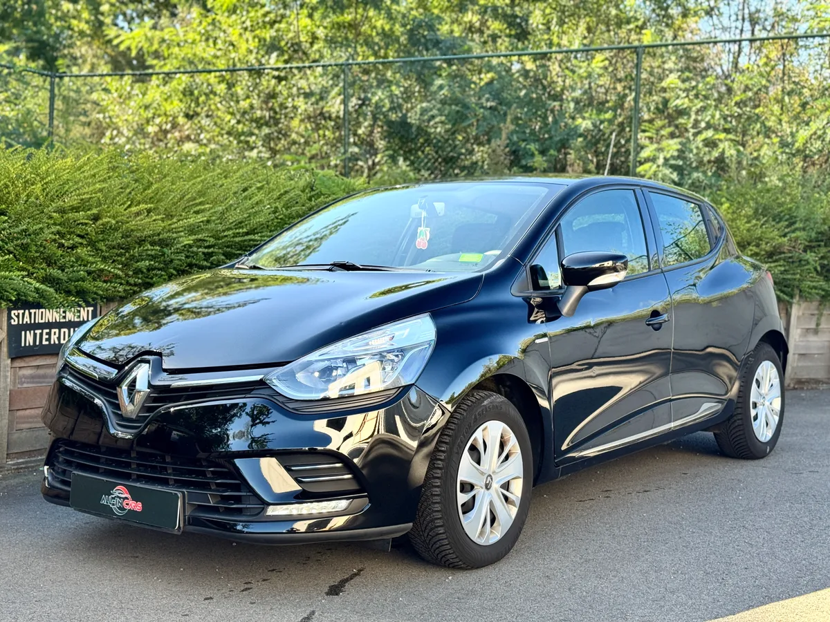 Renault Clio 2019 — photo 1