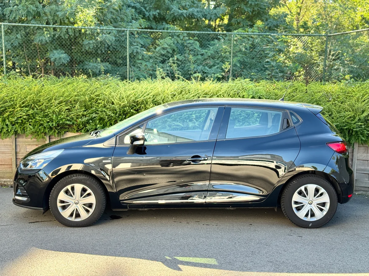 Renault Clio 2019 — photo 2
