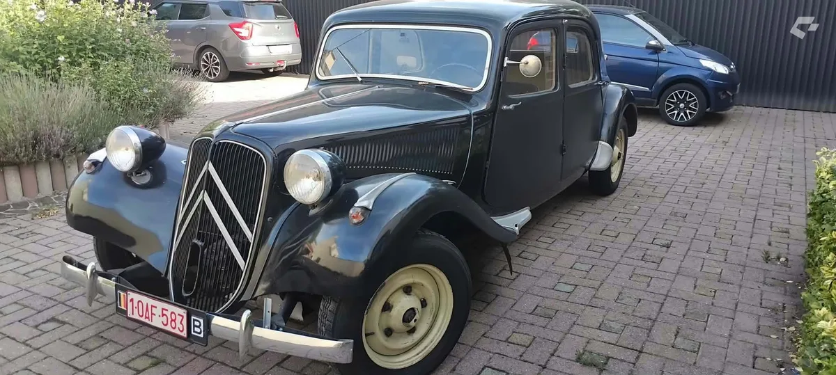 Citroën Traction Avant 1955 — photo 1