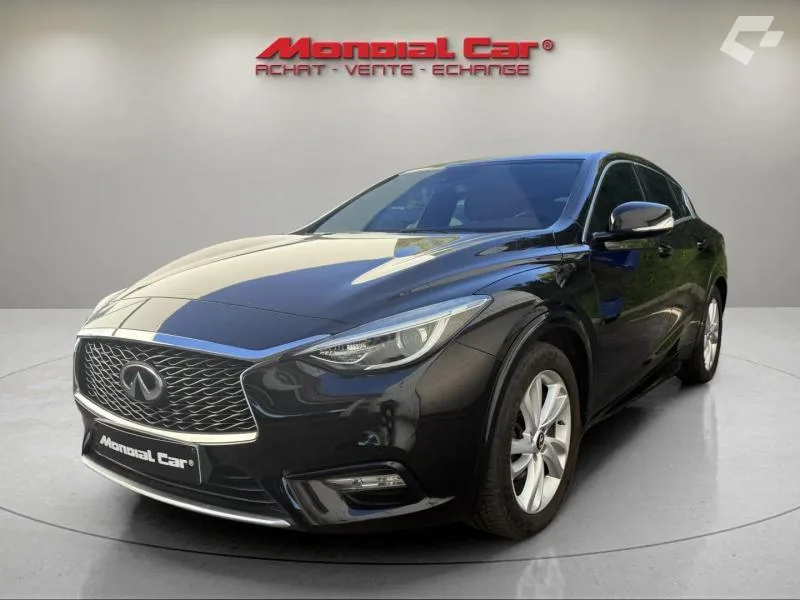 Infiniti Q30 2017 — photo 1