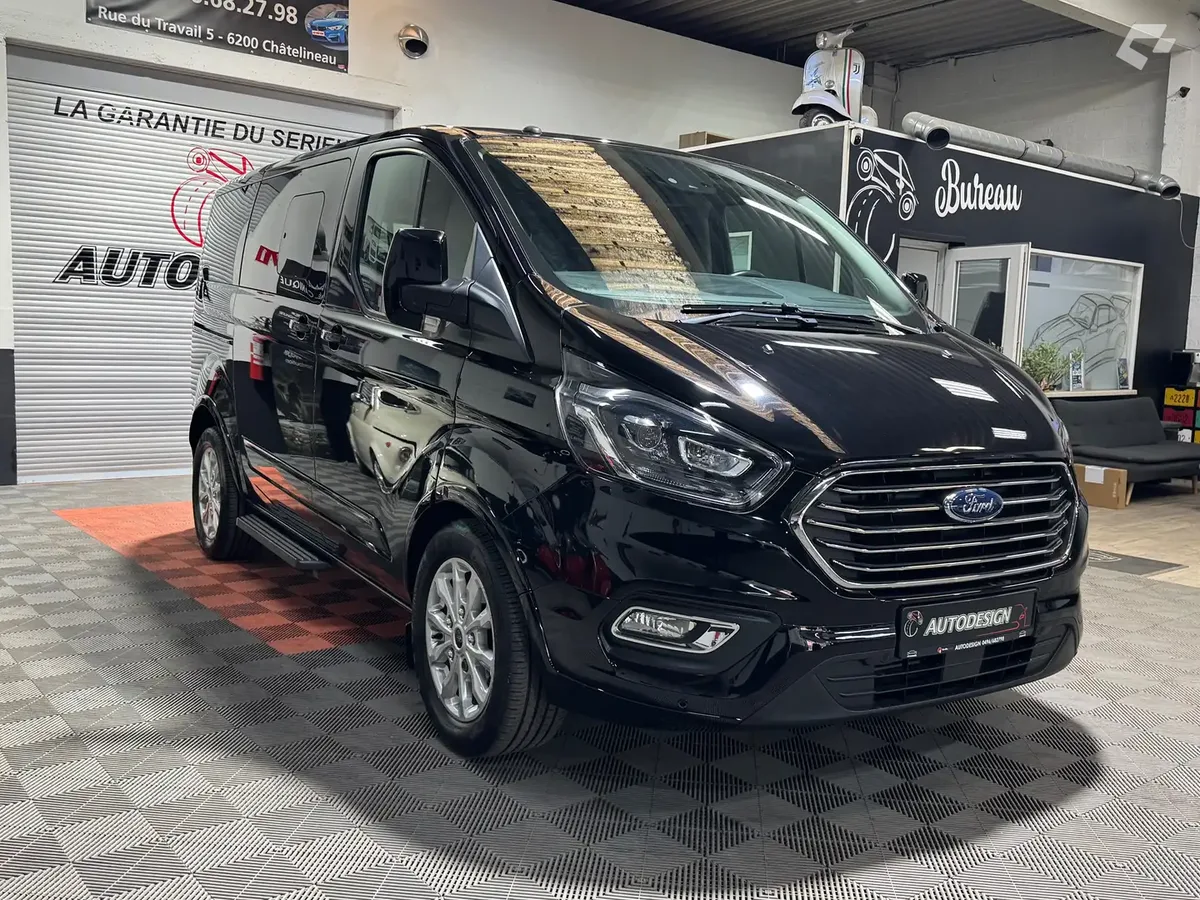 Ford Tourneo Connect 2018 — photo 1