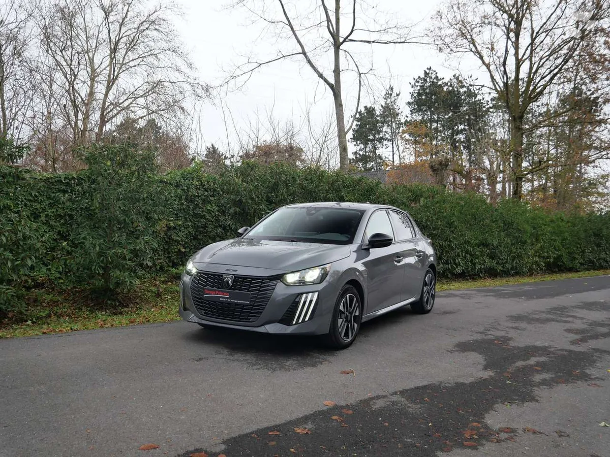 Peugeot 208 2024 — photo 1