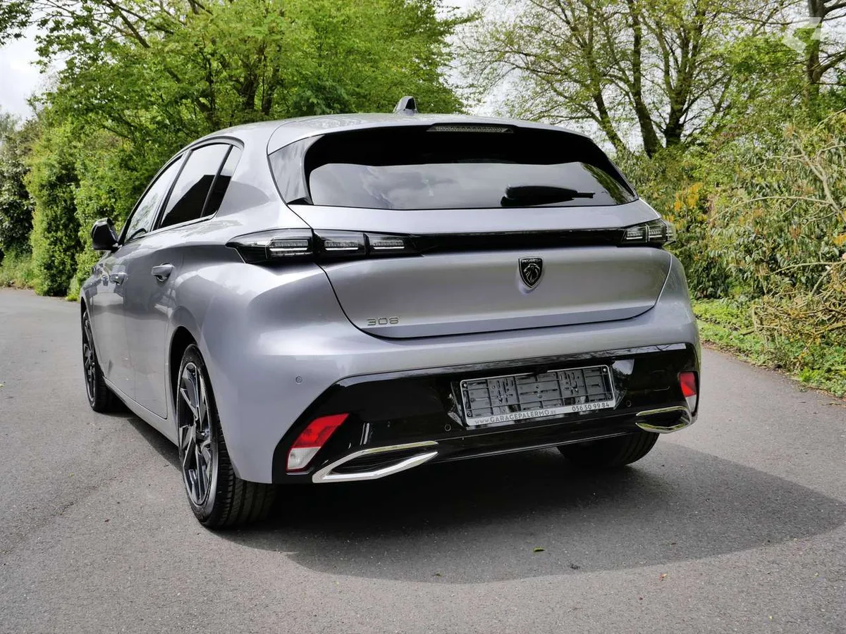 Peugeot 308 2023 — photo 3