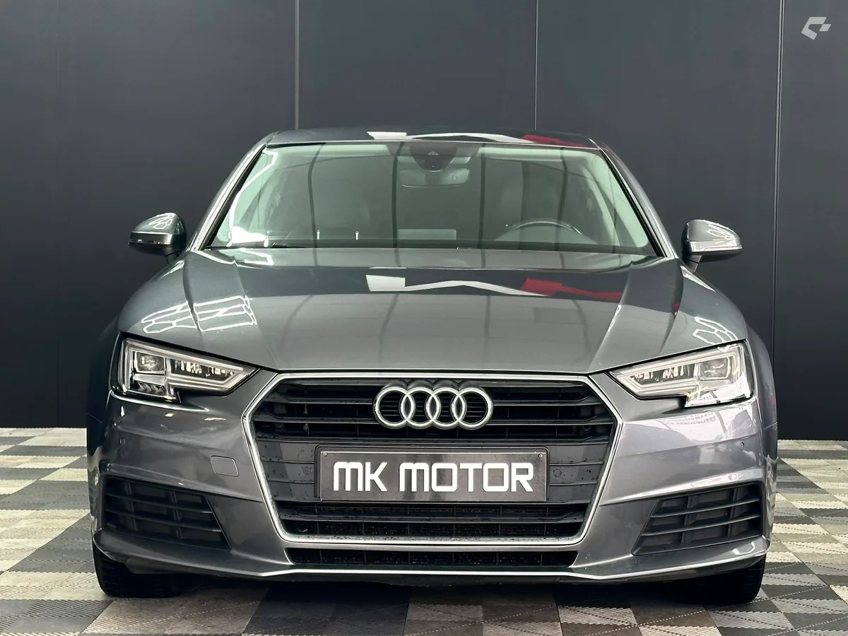 Audi A4 2019 — photo 2