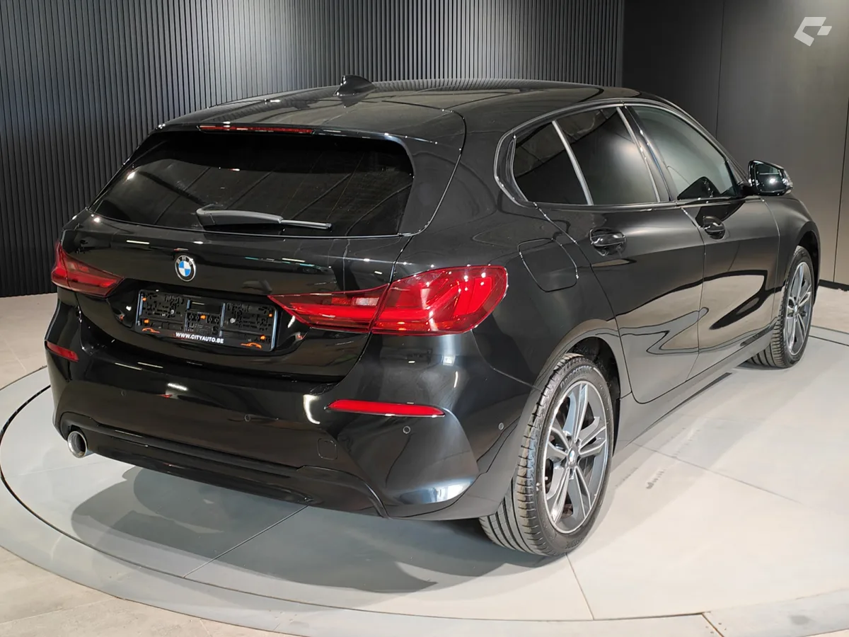BMW 118 2023 — photo 3