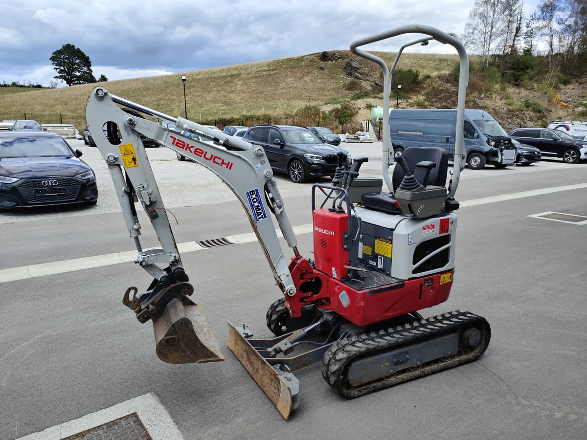 Takeuchi Tb210r 2019 — photo 2