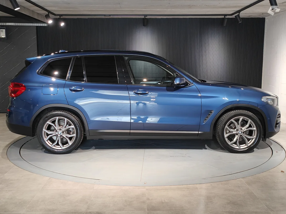 BMW X3 2019 — photo 2