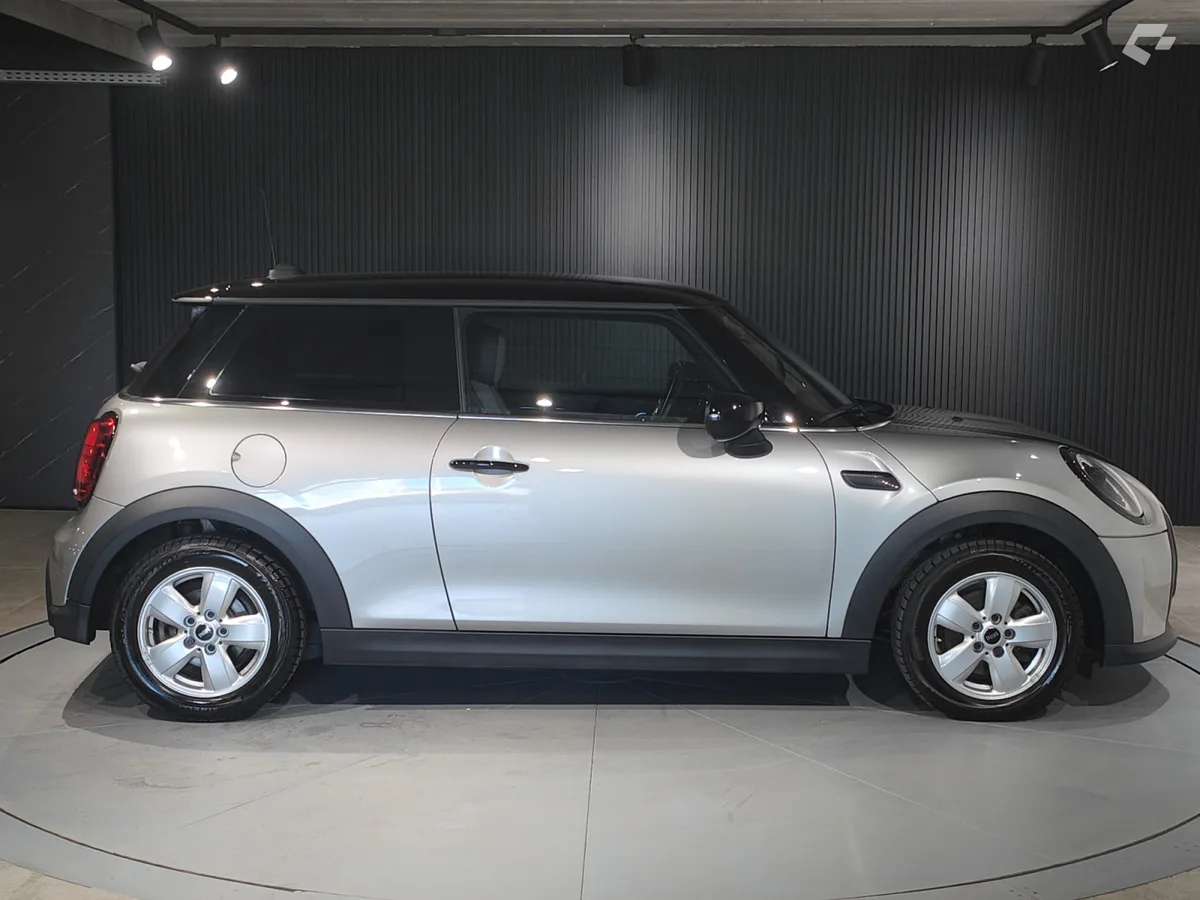 MINI Cooper 2023 — photo 2