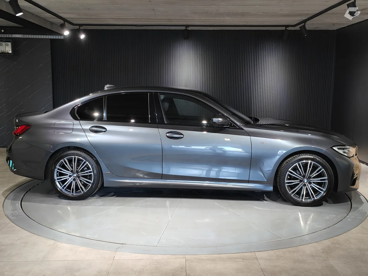 BMW 318 2021 — photo 2