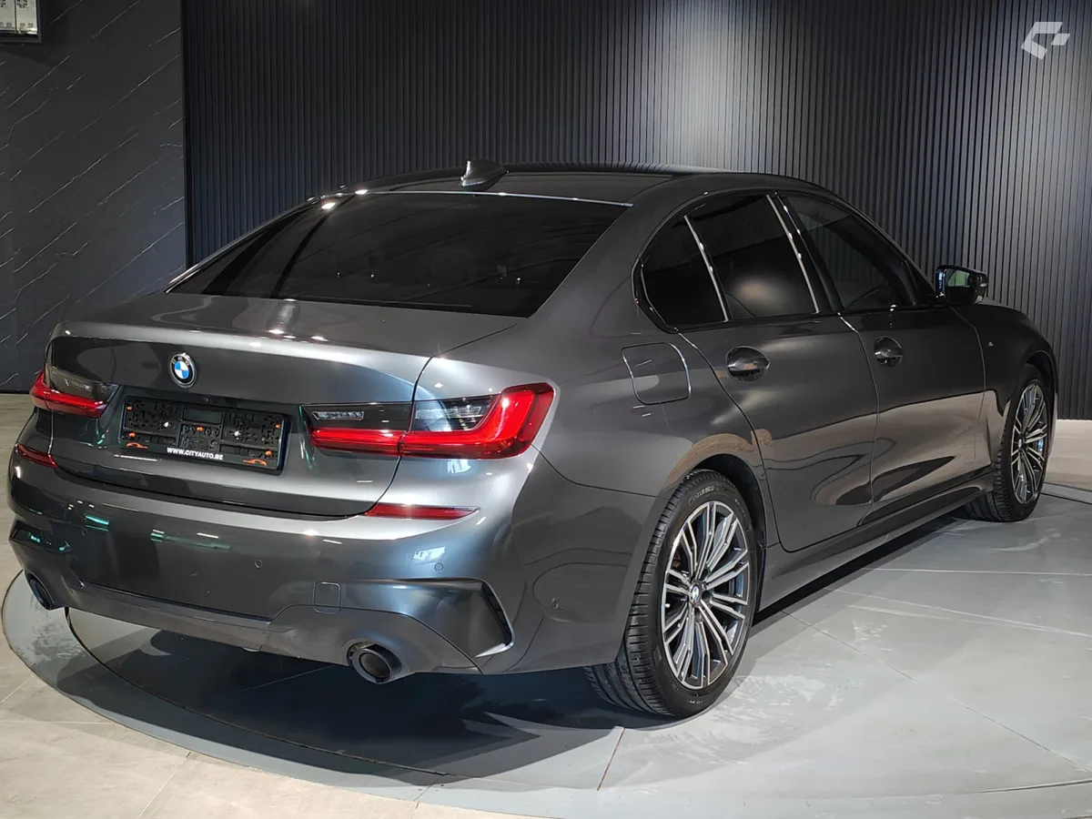 BMW 318 2021 — photo 3