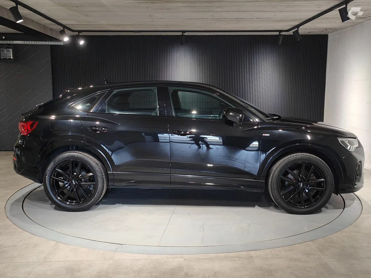 Audi Q3 2020 — photo 2