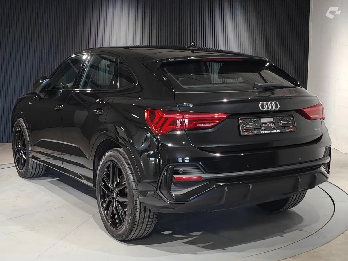 Audi Q3 2020 — photo 4