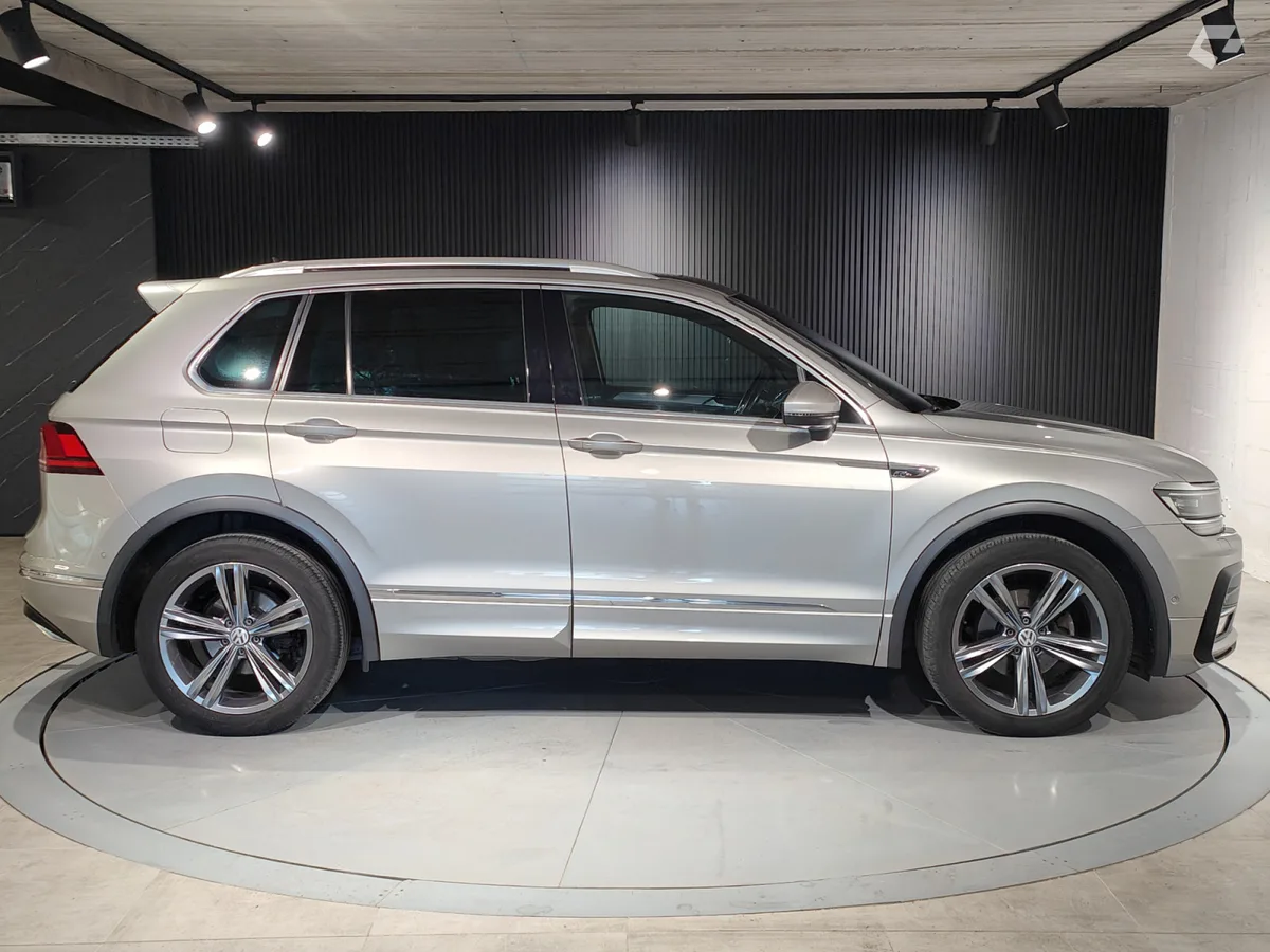 Volkswagen Tiguan 2017 — photo 2