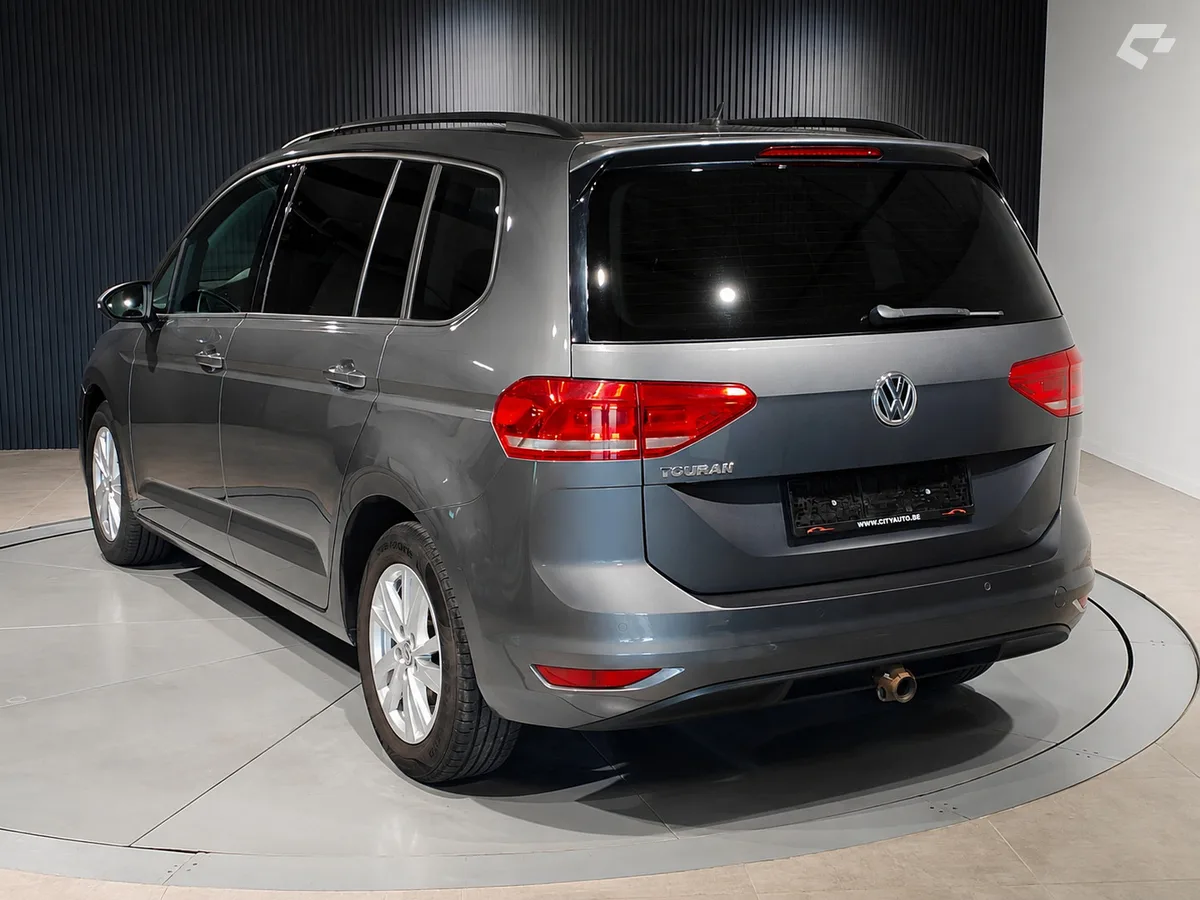 Volkswagen Touran 2019 — photo 2