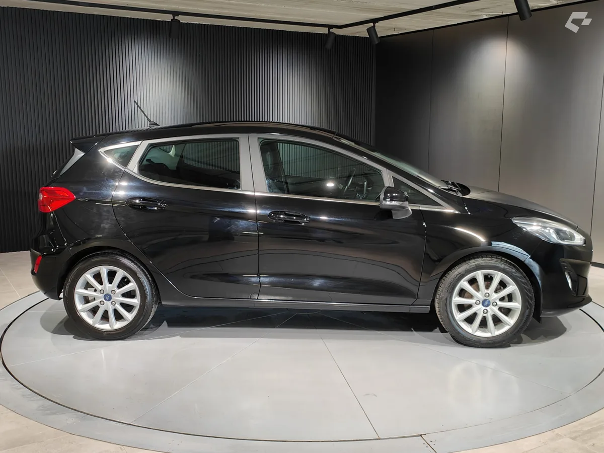 Ford Fiesta 2018 — photo 2