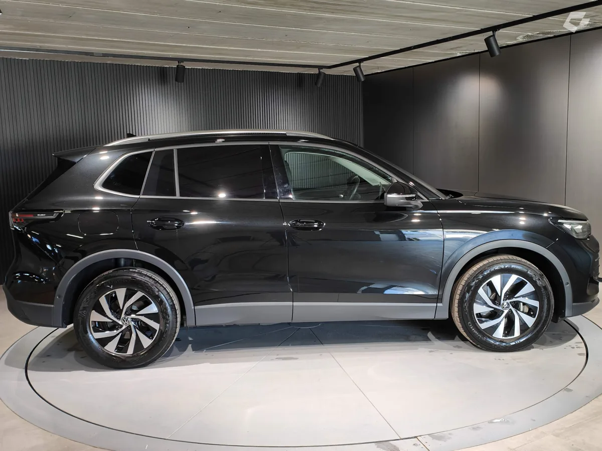 Volkswagen Tiguan 2025 — photo 2