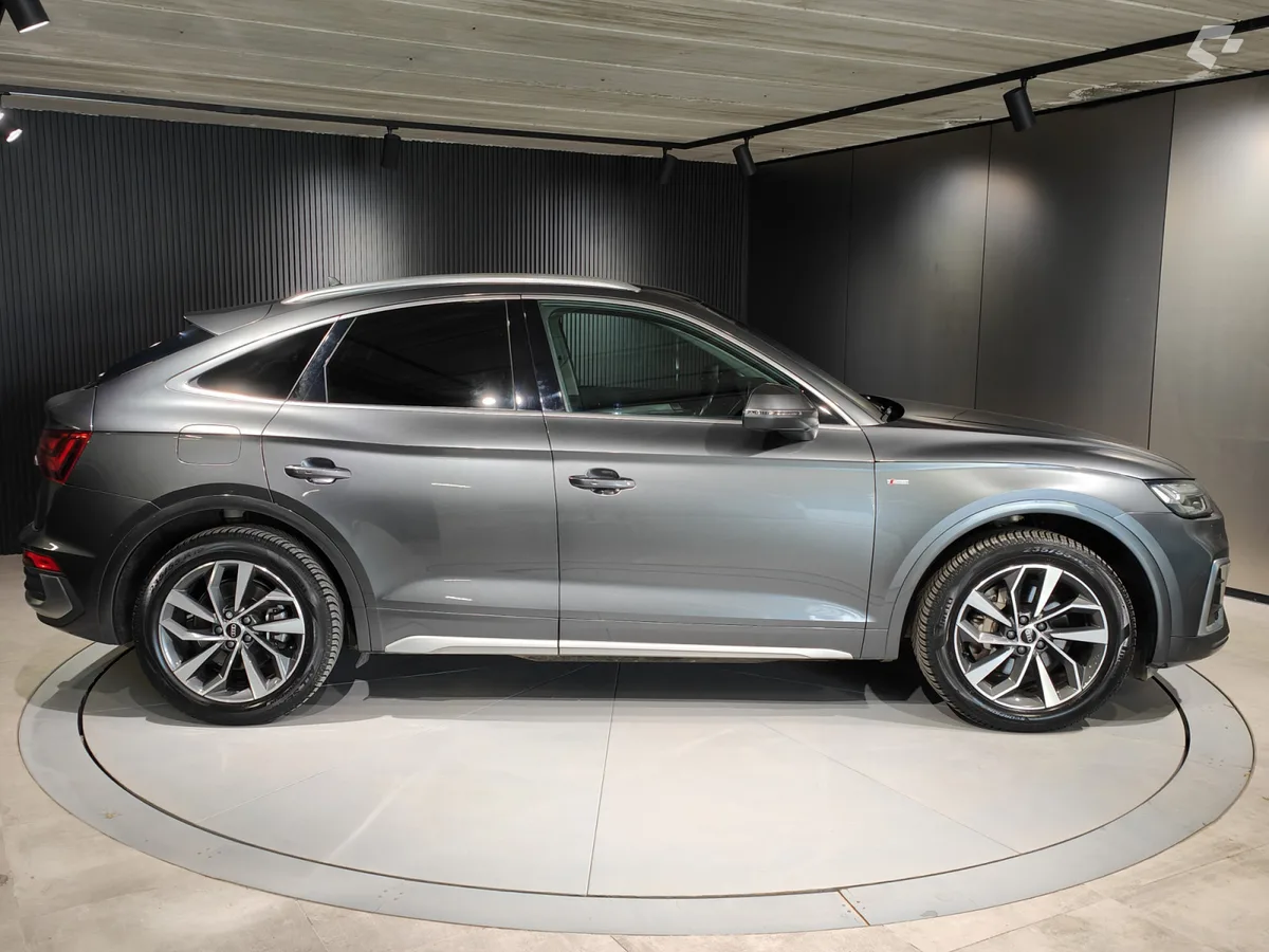 Audi Q5 2021 — photo 2