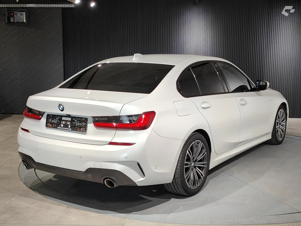 BMW 320 2021 — photo 3