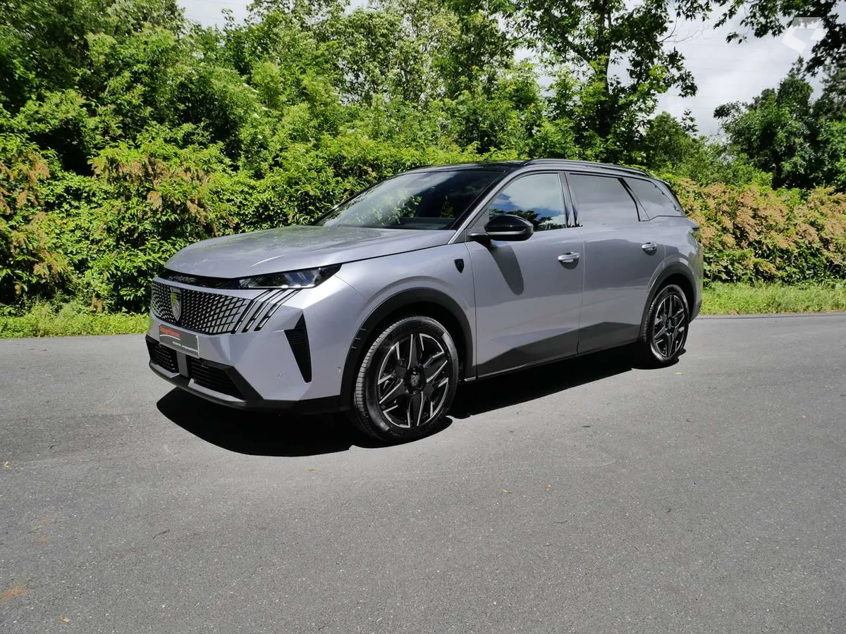 Peugeot 5008 2025 — photo 1