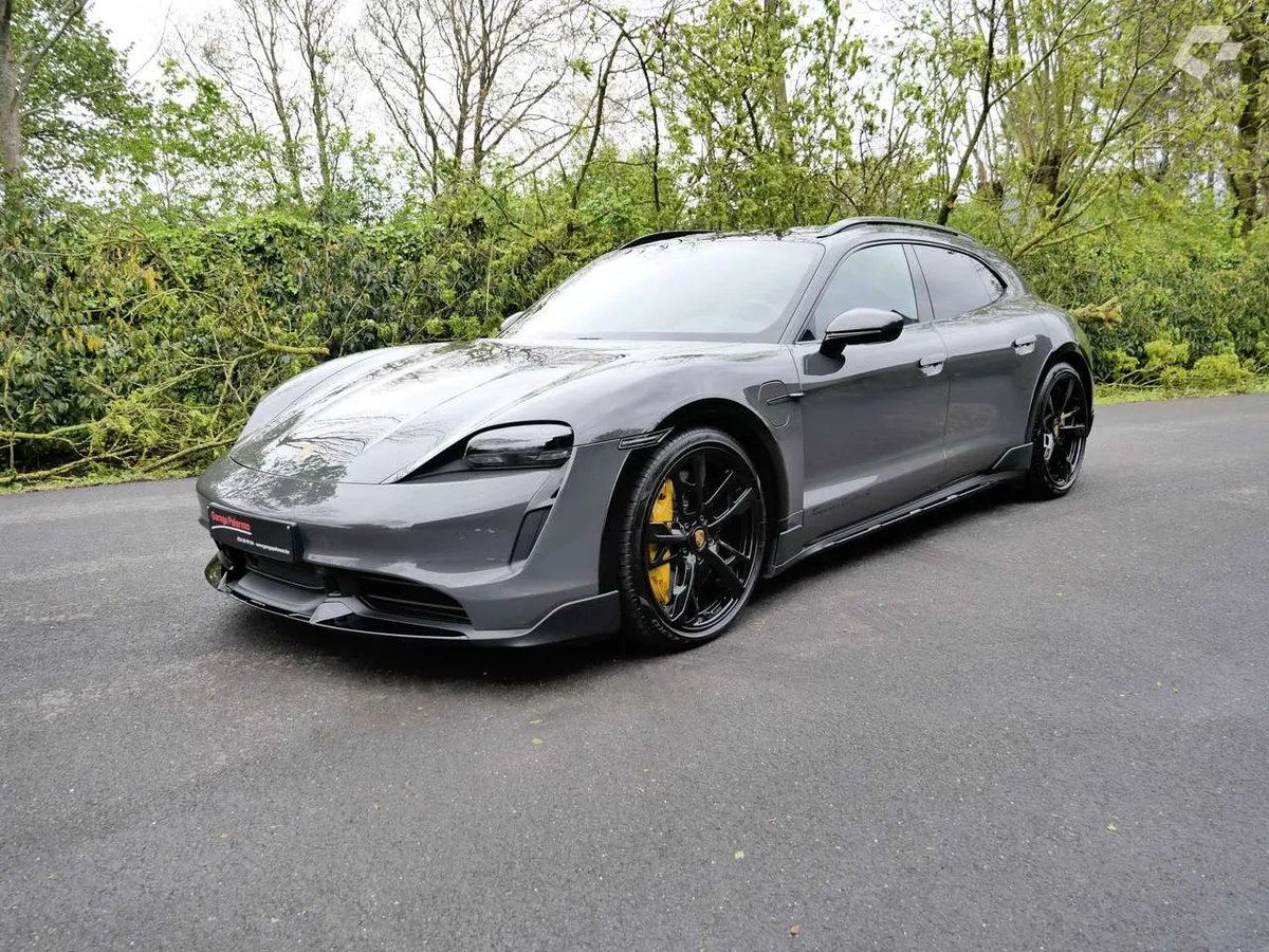 Porsche Taycan 2023 — photo 1