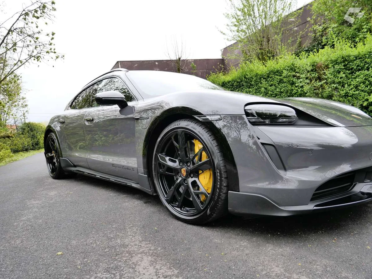 Porsche Taycan 2023 — photo 2