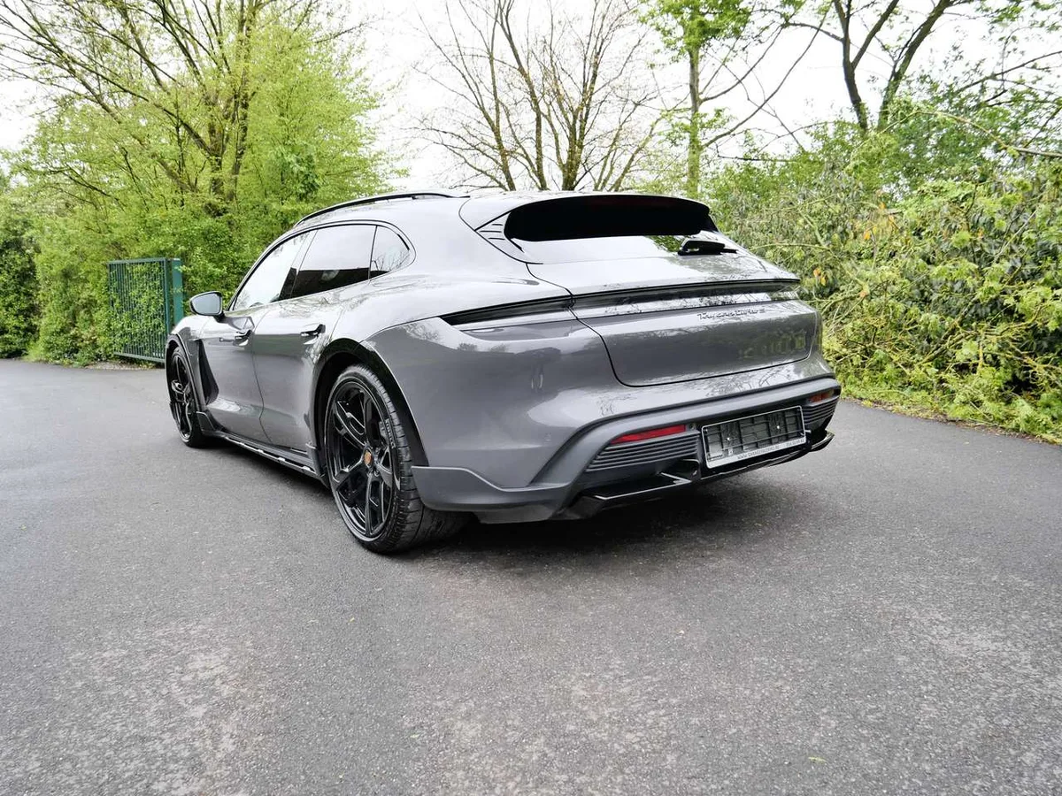 Porsche Taycan 2023 — photo 3