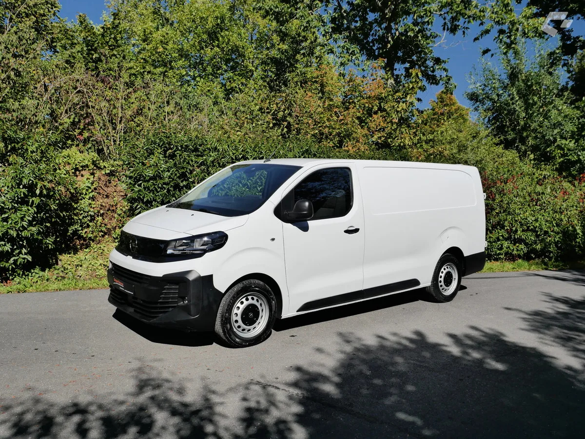 Opel Vivaro 2024 — photo 1