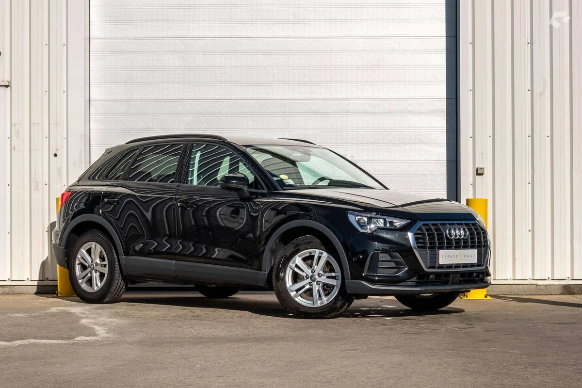 Audi Q3 2019 — photo 2