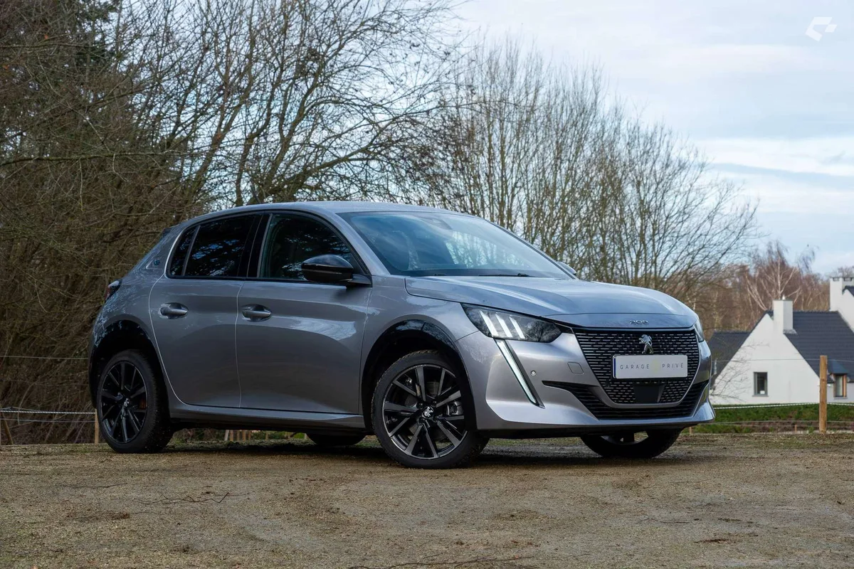 Peugeot e-208 2023 — photo 2