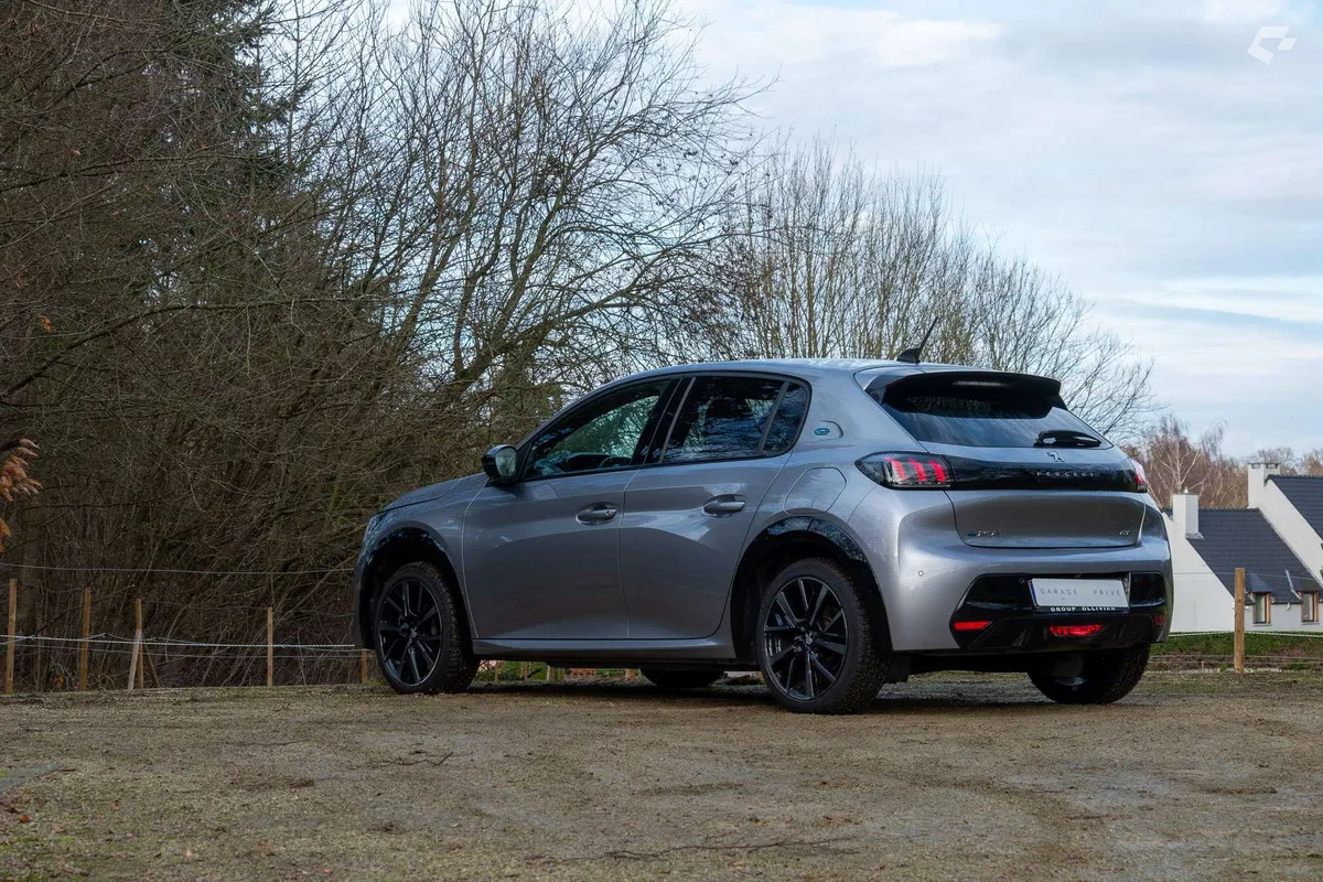 Peugeot e-208 2023 — photo 4