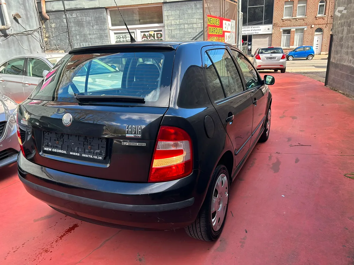 Skoda Fabia 2006 — photo 2