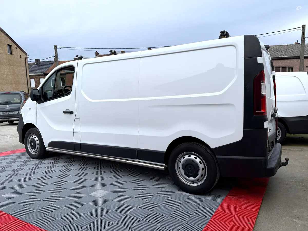 Opel Vivaro 2019 — photo 4