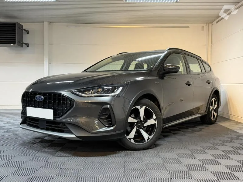 Ford Focus 2022 — photo 1