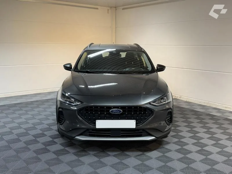 Ford Focus 2022 — photo 2
