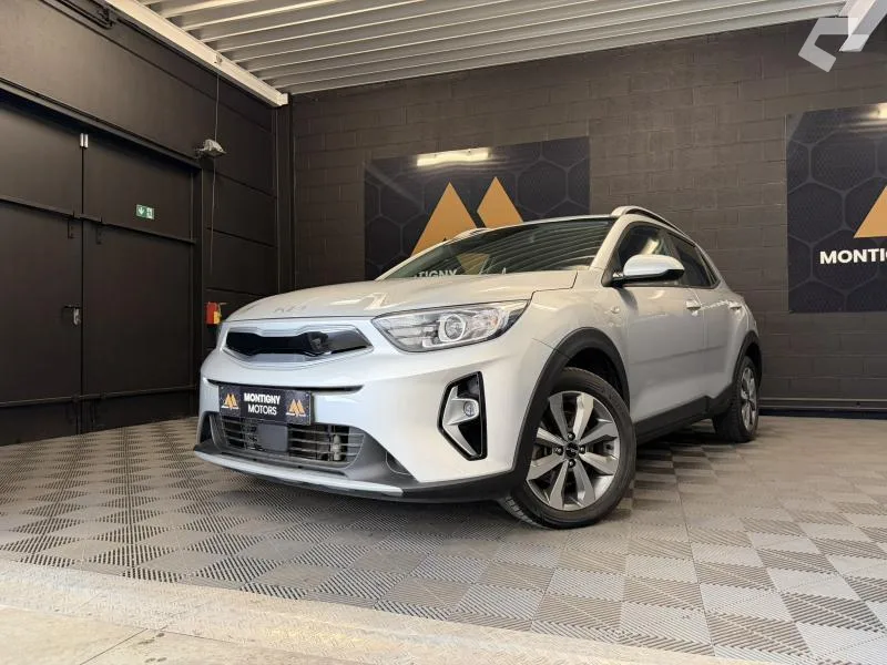 Kia Stonic 2023 — photo 1