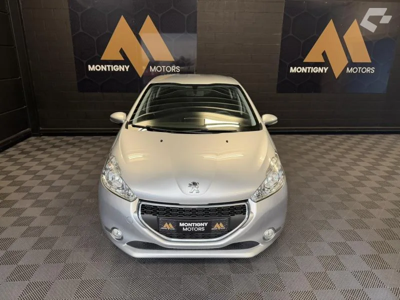 Peugeot 208 2014 — photo 2