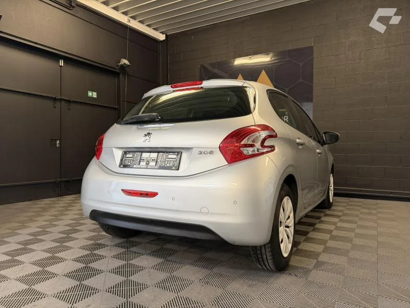 Peugeot 208 2014 — photo 4